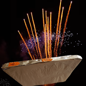 Pyrotrade Golden Rain Blue Comet